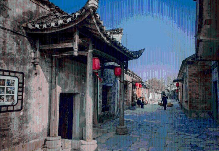 李湘带女儿逛巴黎老佛爷，被李湘富养的王诗龄气质有何不同？游戏画面